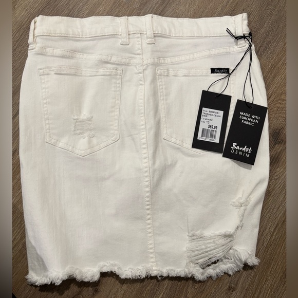 Dresses & Skirts - NWT Bardot Denim skirt. AUS Size 12. US size 30.